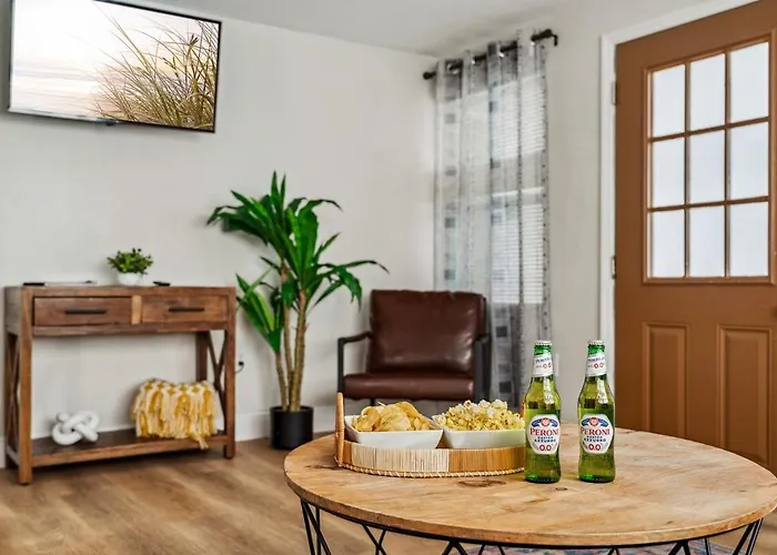 New! Clearwater Gem, 10 Min To Beach, 2 Min To Downtown Dunedin, King Bed